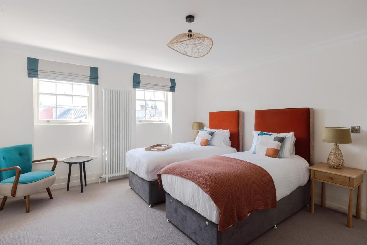 Redcliffe Parade No.9 I Your Apartamento *