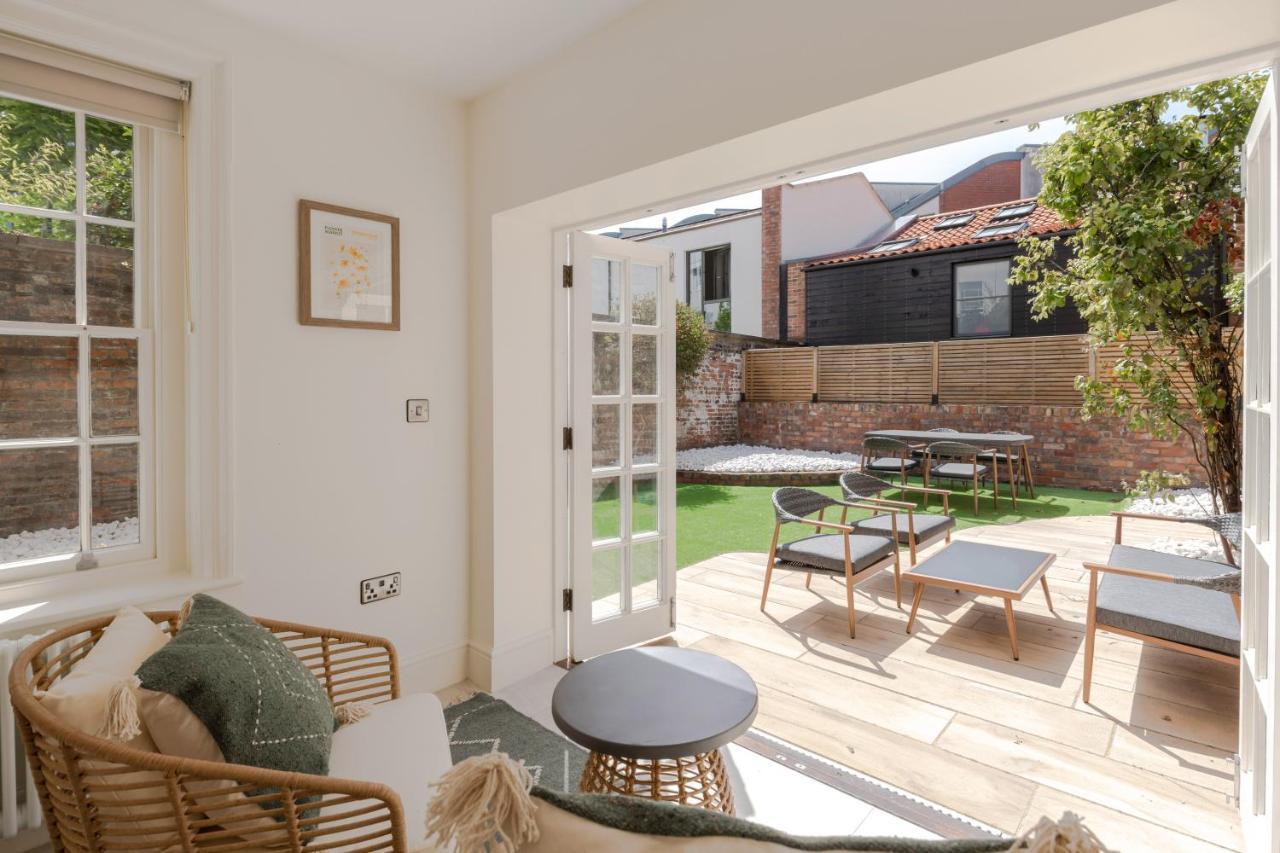 Redcliffe Parade No.9 I Your Apartamento Bristol